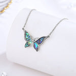 Mother-of-Pearl Butterfly Necklace - Vignette | Esprit Papillon